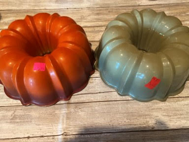 DIY Bundt Pan Pumpkin - The Crafty Decorator